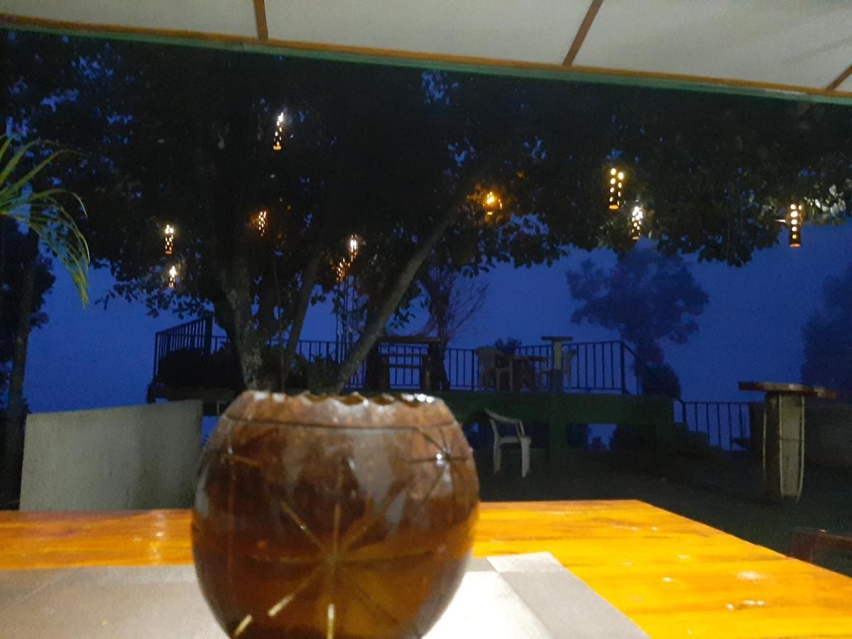 Ella Nimal Nest Inn Bagian luar foto