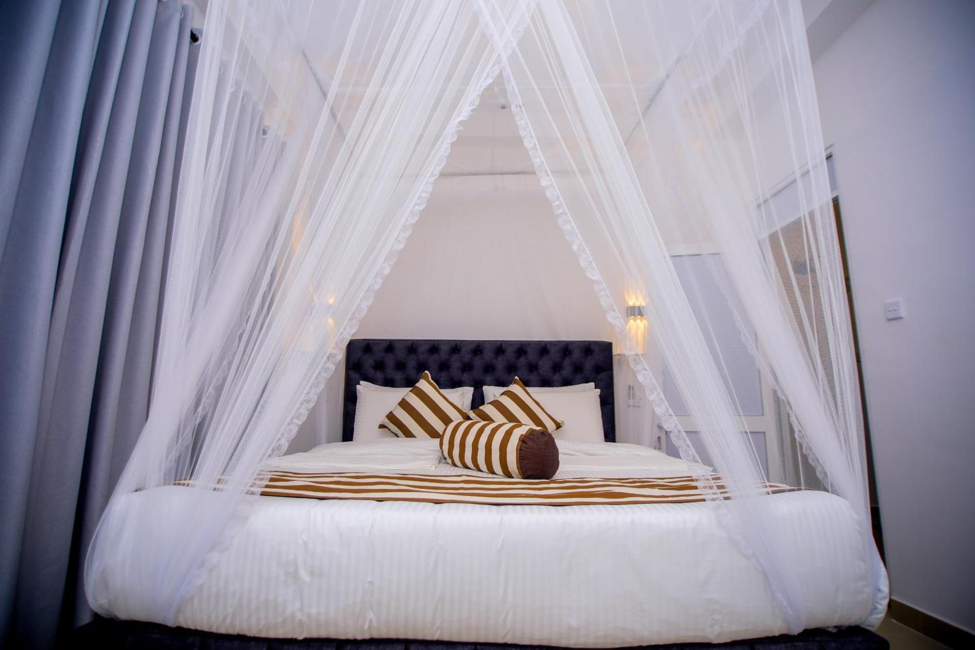 Ella Nimal Nest Inn Bagian luar foto